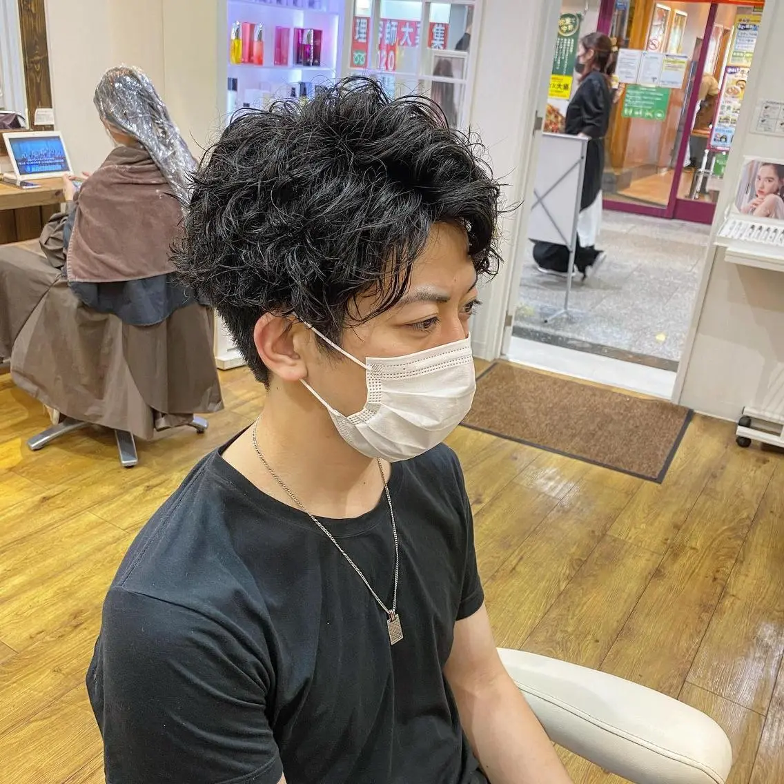 パーマ メンズ センターパート マッシュ メンズパーマ 学生（メンズ向け） メンズツイストパーマ 原田 涼矢のヘアスタイル