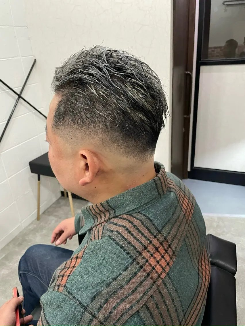 ショート カラー メンズ フェードカット メンズハイライト メンズメッシュ スキンフェード ハイライトカラー 💈メンズパーマ &ハイライト南谷💈のヘアスタイル