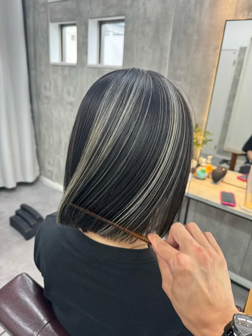 ショート カラー ショートボブ ブリーチ ハイライトカラー ボブ ハイライト 1席のみの 美容室IKKIのヘアスタイル