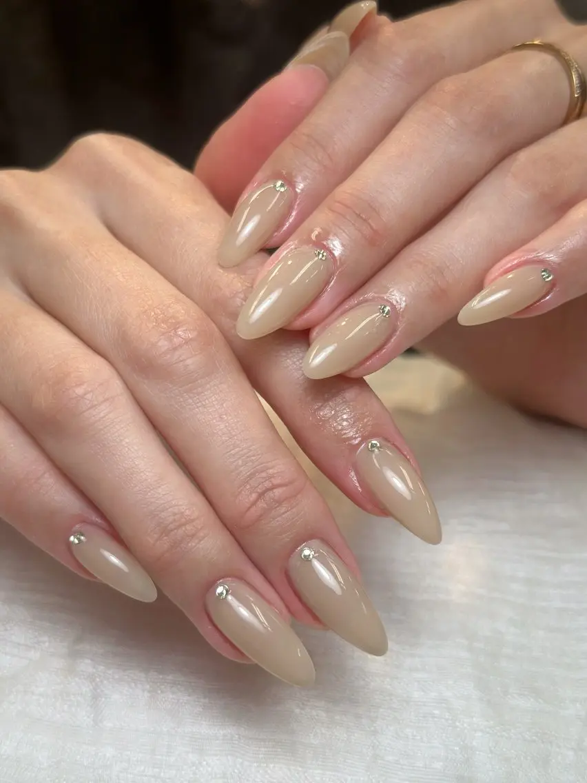 ネイル チークネイル ドット フレンチネイル グラデーション 韓国ネイル ハンドネイル Lisa Nail Salonのネイルデザイン