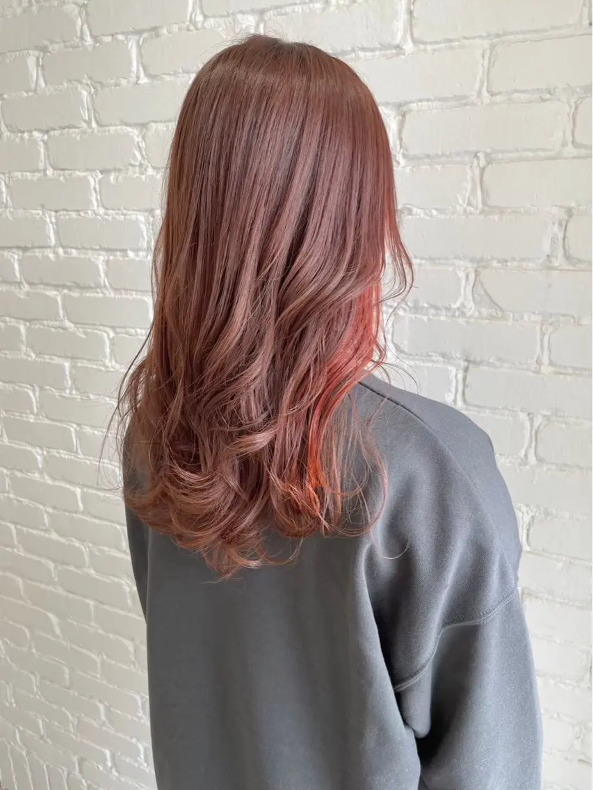ロング カラー インナーカラー 🌟デザインカラー 🌟コノミ🌟のヘアスタイル