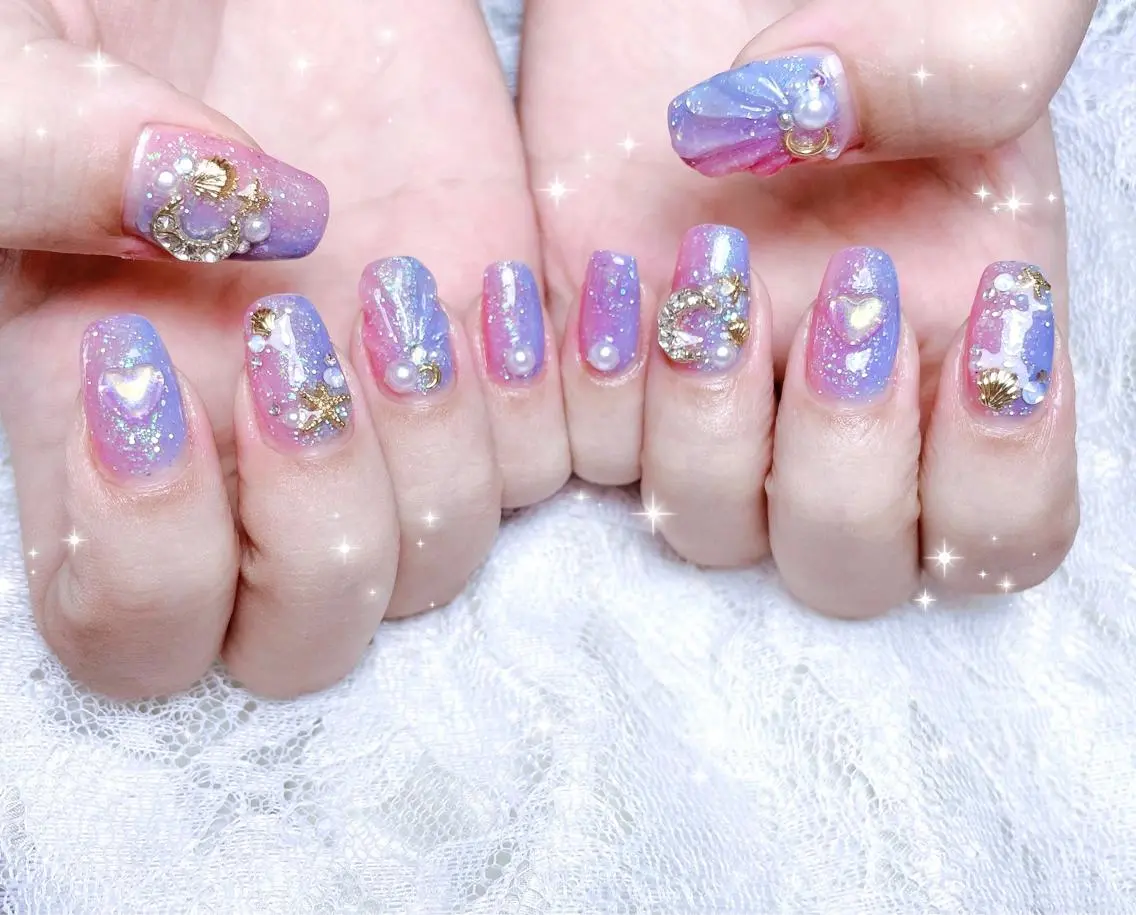 ネイル アートネイル キラキラネイル ハンドネイル FLARE NAIL フレアネイルのネイルデザイン