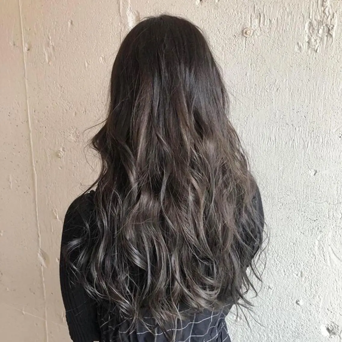 ロング カラー ブリーチ グラデーションカラー グレージュ ラベンダーカラー ラベンダーグレージュ ヘアカラー レイヤー/大人メンズ パーマ🌀 平島拓也のヘアスタイル