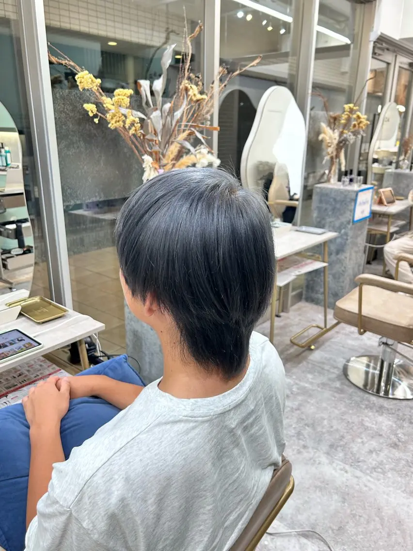 カラー ブルーカラー ヘアカラー LOA Ririのヘアスタイル