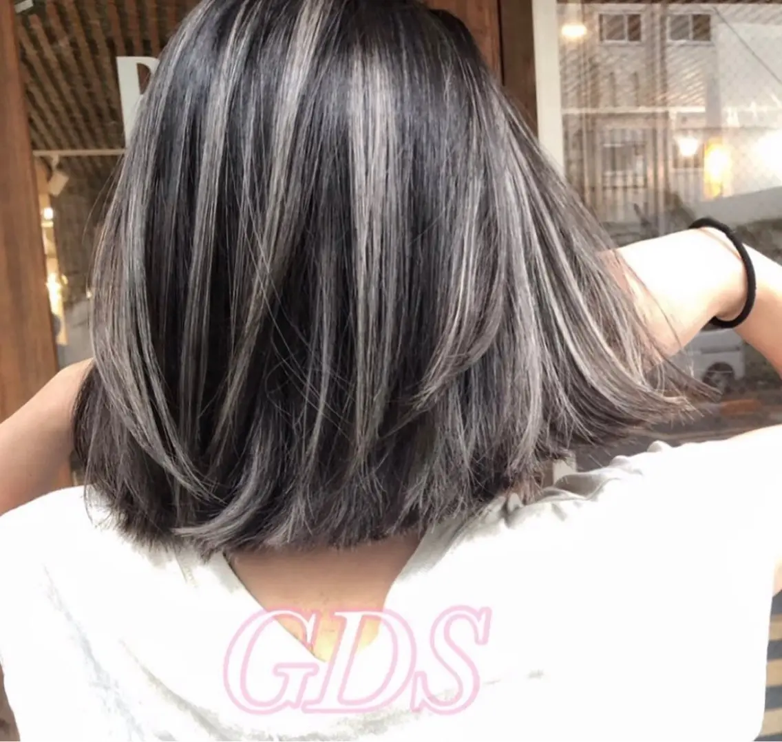 ミディアム ヘアカラー 韓国風　白髪ぼかし NAOTOのヘアスタイル