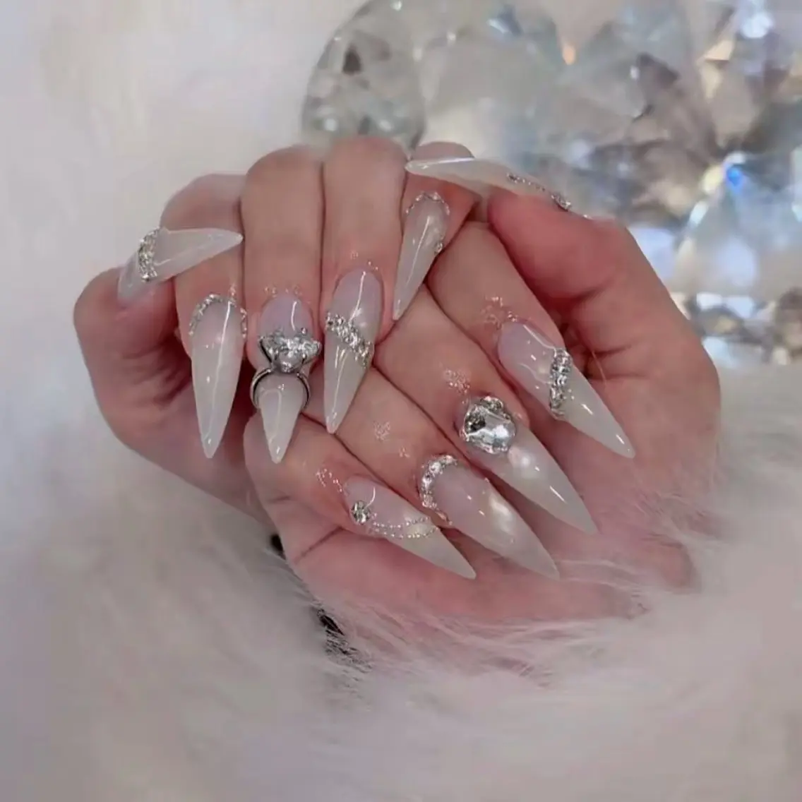ネイル ハンドネイル Luna Gladeのネイルデザイン
