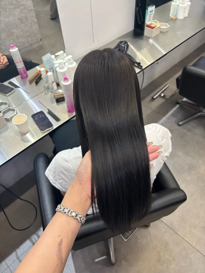 ロング カラー Core茶屋町 HINATAのヘアスタイル