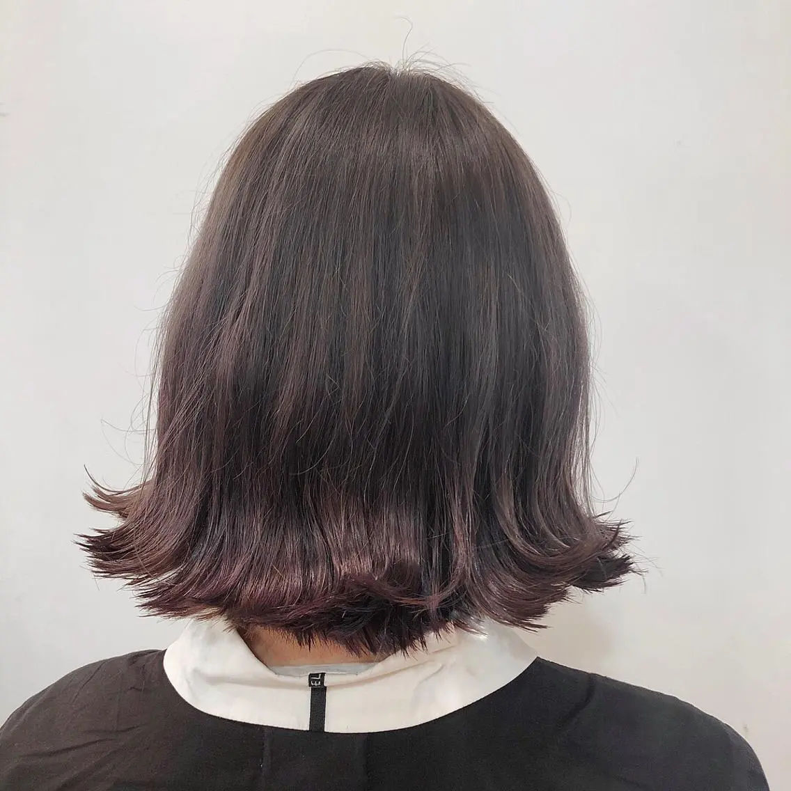 ミディアム カラー ベージュカラー ブリーチ グレージュ パープルカラー 高橋胡桃🪽 ディレクターのヘアスタイル