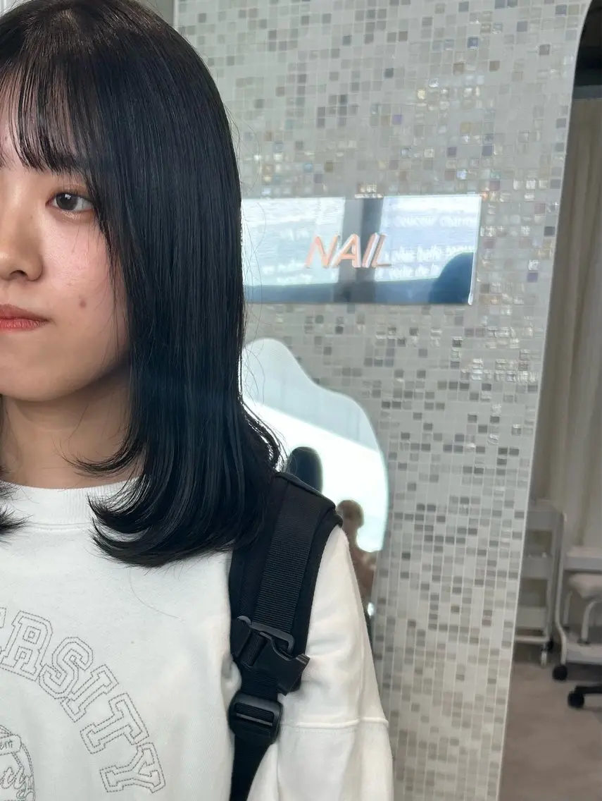 ミディアム カラー レイヤーカット カット ヘアカラー 透明感カラー🫧 nanohaのヘアスタイル