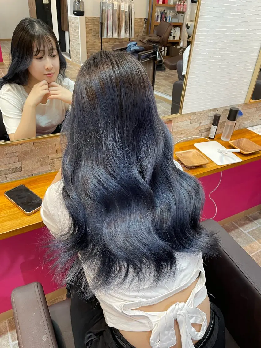 ロング カラー ブルーカラー カット ヘアカラー YUI/ ブリーチカラー🌷のヘアスタイル