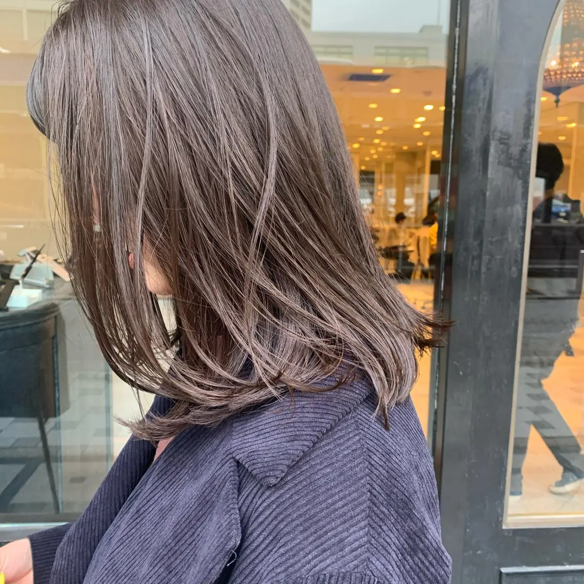 ロング カラー カット ヘアカラー SAKINO ベージュカラーのヘアスタイル