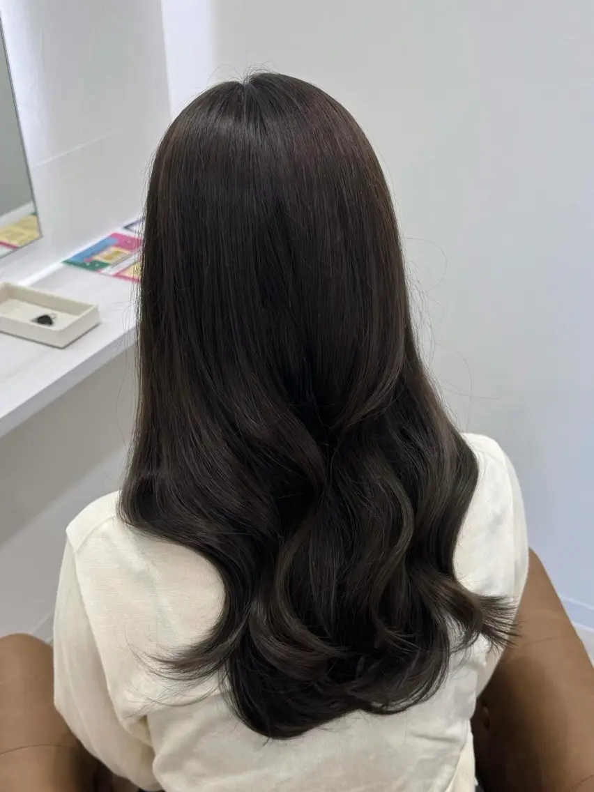 ロング 宮川 葵のヘアスタイル