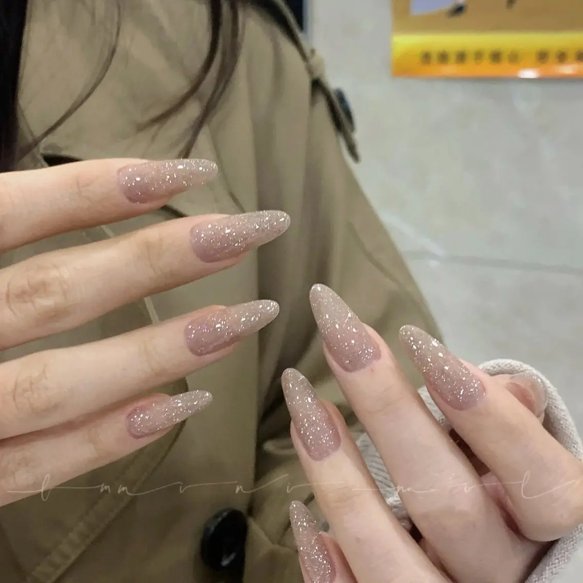 💎長さだしマグネット/フラッシュワンカラー💫パーツ2個プレゼント🎁初回ソフトジェルオフ無料🪞の写真