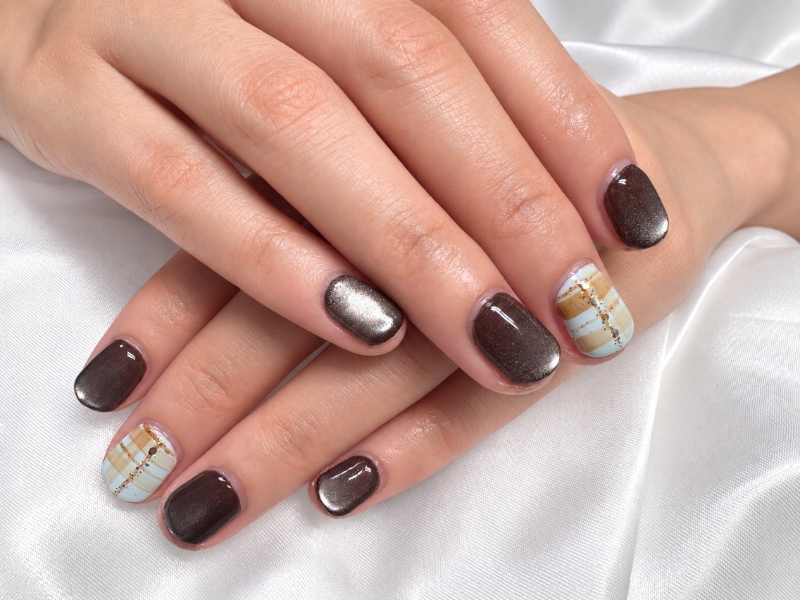 ネイル ブルー ブラウン ゴールド マグネットネイル VI NAILのネイルデザイン