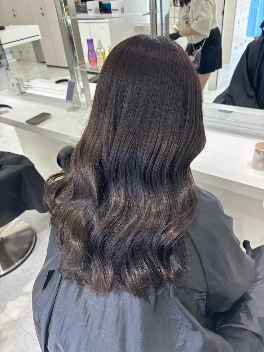ロング カラー 黒髪 ブラウンカラー 卒業式のヘアスタイル 🤍レイヤー/顔周り /hirari🤍のヘアスタイル