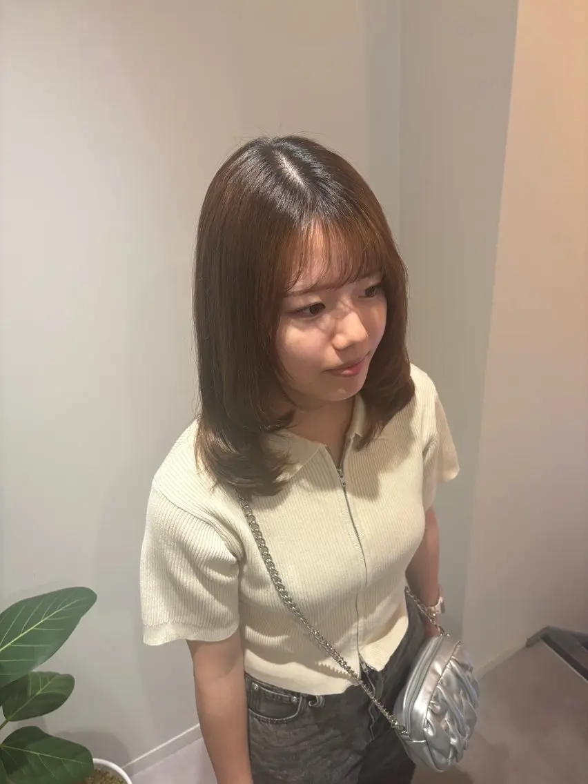 ミディアム レイヤーカット カット 安田 佳純歩のヘアスタイル