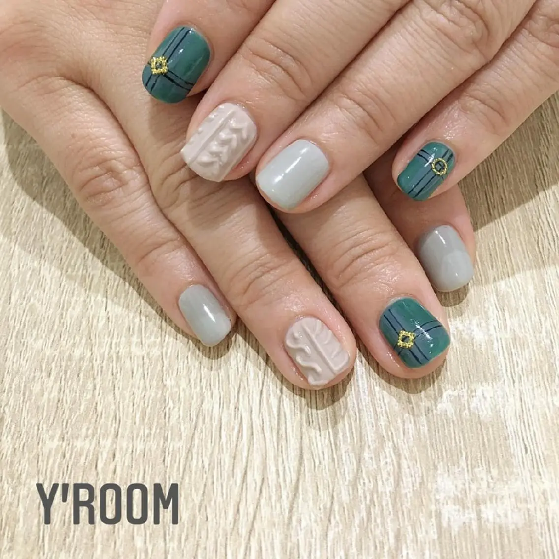 ネイル フラッシュネイル ジェルネイル マグネットネイル ニュアンスネイル ワンカラーネイル ハンドネイル YUKA （ネイリスト）のネイルデザイン