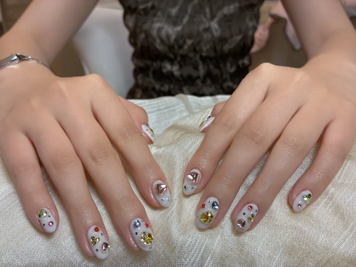 ネイル ジェルネイル キラキラネイル 韓国ネイル ワンカラーネイル ストーンネイル kirameki nail CHINのネイルデザイン