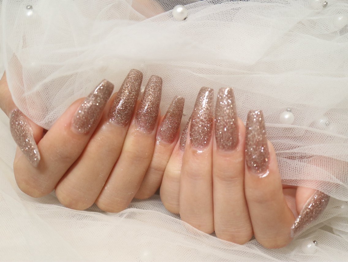 ネイル 長さ出し フラッシュネイル キラキラネイル ロングネイル ネイルチップ あいか✨新宿西口1分 パラジェルのネイルデザイン