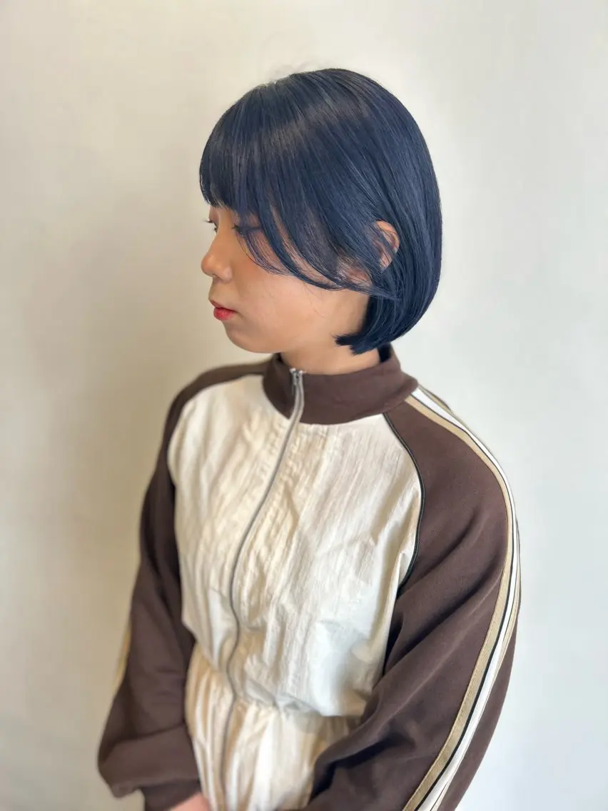ショート カラー 黒髪 ブリーチ ブルーカラー ブルーブラック ネイビーカラー カット ヘアカラー トリートメント 韓国レイヤー/ハイ トーン/優太のヘアスタイル