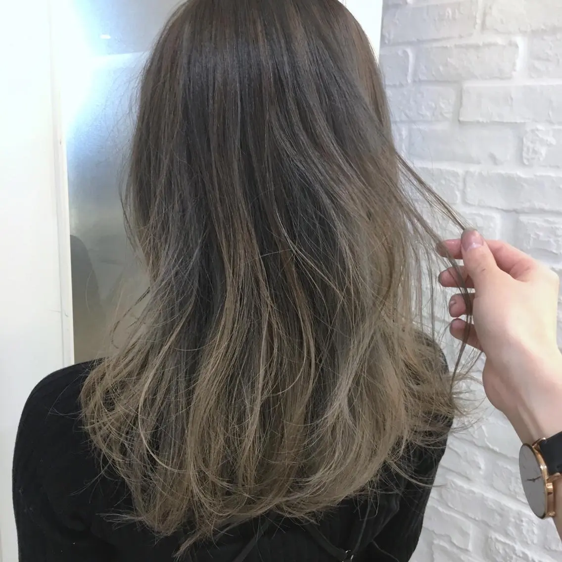 ロング カラー バレイヤージュ レイヤーカット 加藤 あやみのヘアスタイル