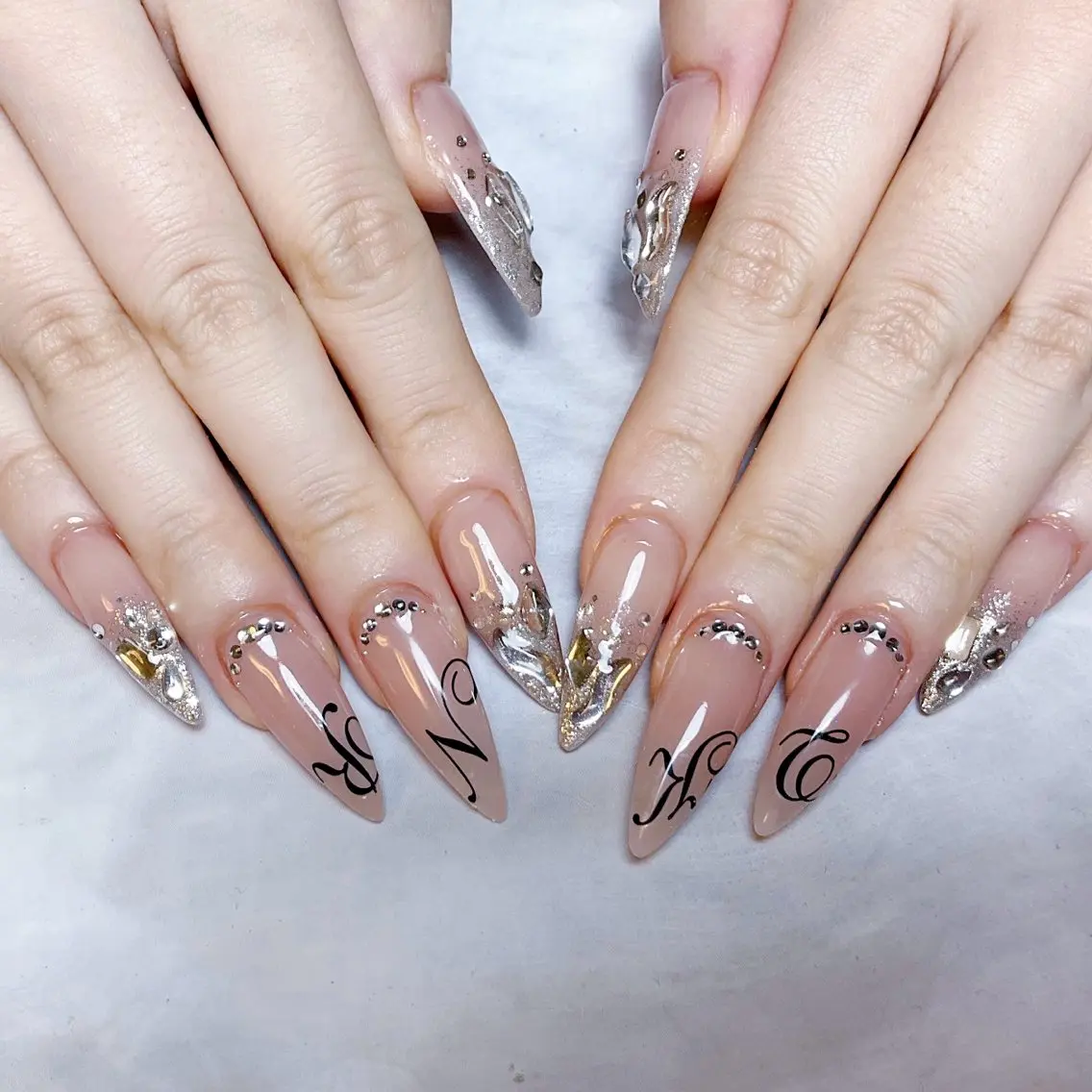 ネイル ハンドネイル 🍭Yun nail hyejin🌸のネイルデザイン