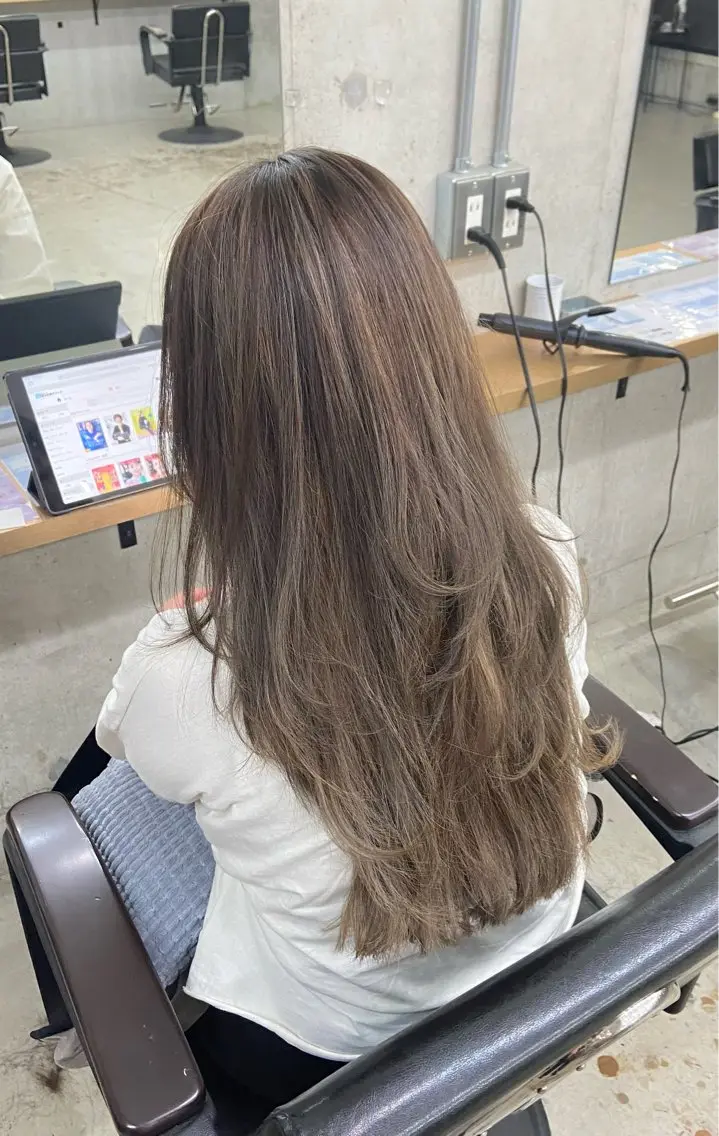 ロング カラー ヘアカラー 安住 日花のヘアスタイル