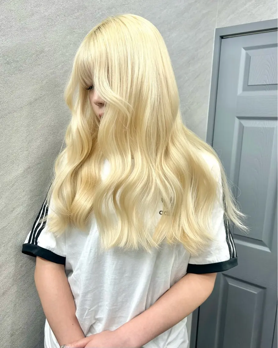 ロング カラー 抜きっぱなしブロンド ブロンド ハイトーンカラー ホワイトブロンド カット ヘアカラー トリートメント 🌸MAYU🌸 ハイトーン➕レイヤーのヘアスタイル