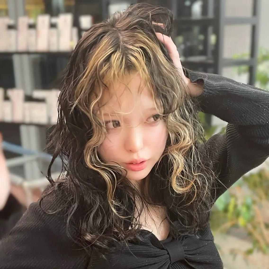 セミロング カラー ヘアカラー トリートメント ⭐️韓国ブリーチ 顔周りカット⭐️のヘアスタイル