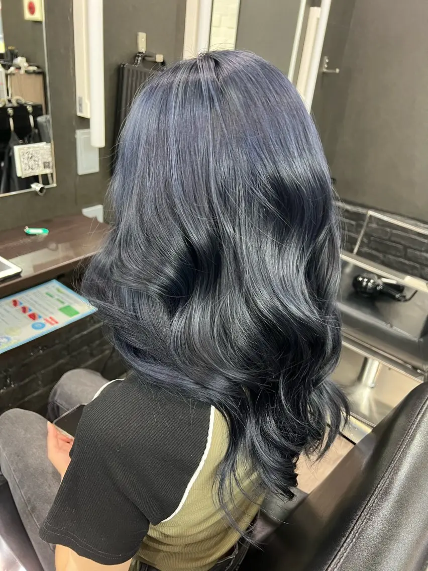 ロング カラー 黒髪 ネイビーカラー Hair salon Liebe YUTAのヘアスタイル