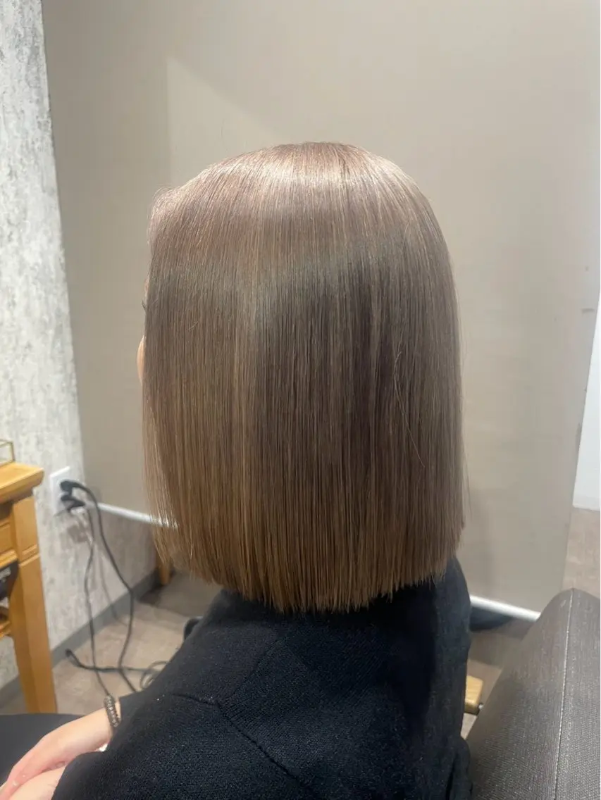 ミディアム カラー 濱本 樹蘭のヘアスタイル