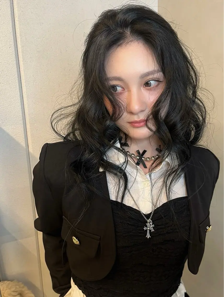 ロング ヘアカラー fev Rionのヘアスタイル