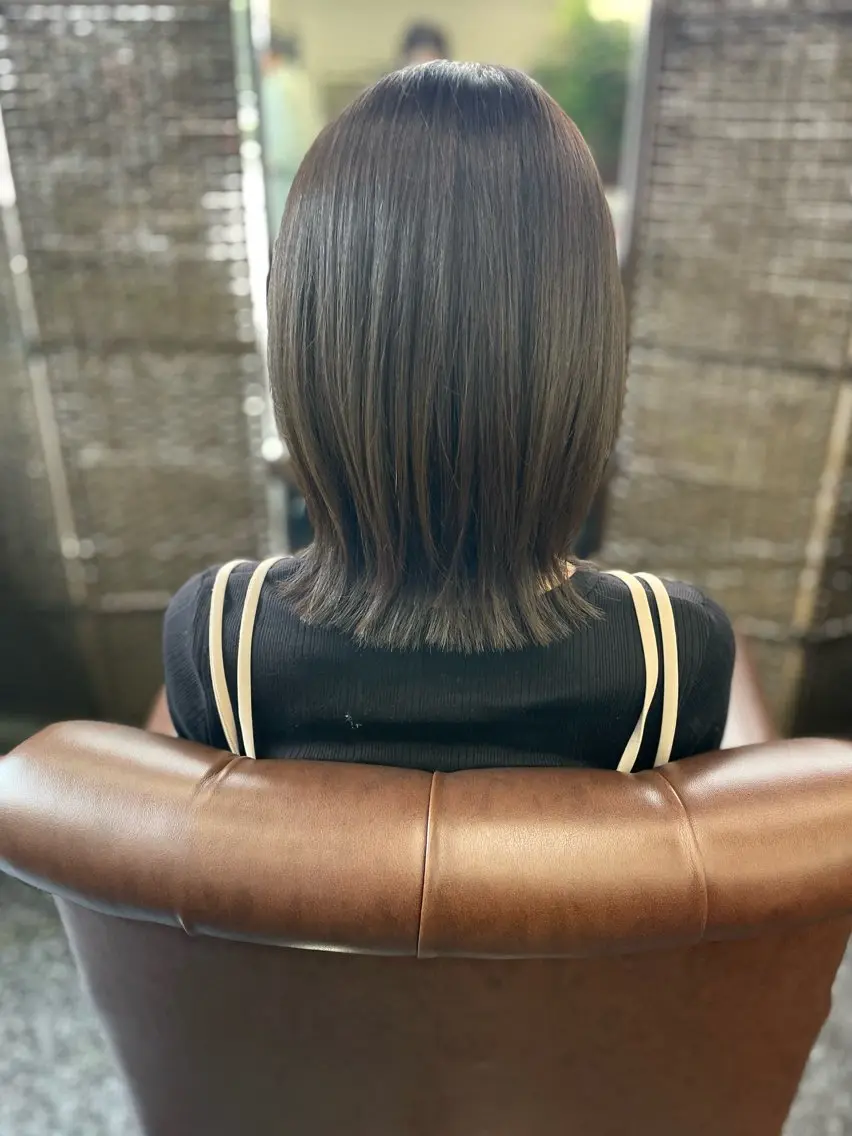 ミディアム カラー アッシュ アッシュグレー アッシュグレージュ グレージュ ボブ カット ヘアカラー トリートメント 沢田 瞳のヘアスタイル