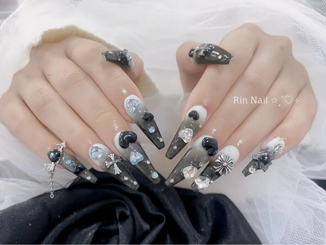 ネイル ボルドー フレンチネイル グラデーション キラキラネイル 韓国ネイル ハンドネイル Rin Nail Shinokuboのネイルデザイン