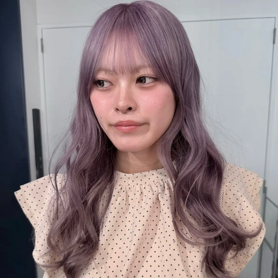 ロング カラー ベージュカラー ブリーチ ラベンダーカラー ホワイトベージュ ヘアカラー ヒマリ. オリーブ/ハイトーンのヘアスタイル