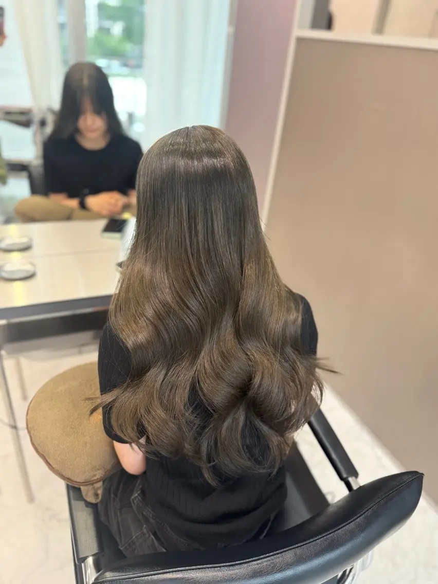 ロング ヘアカラー トリートメント RAF Linoのヘアスタイル