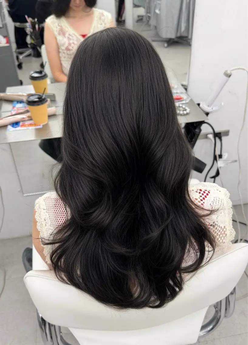 ロング カラー 黒髪 ブルーカラー ブルーブラック 透明感カラー カット ヘアカラー トリートメント 韓国ヘア/顔周り ヘアセット/加藤優里のヘアスタイル