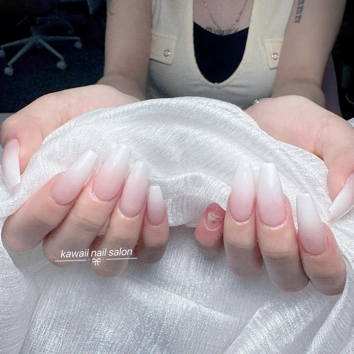 ネイル ドット フレンチネイル 韓国ネイル マグネットネイル オフィスネイル Kawaii Nail Salonのネイルデザイン