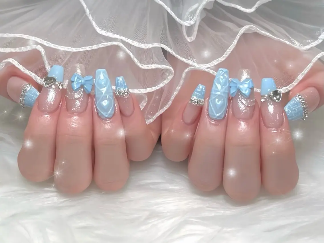 ネイル オーロラネイル チークネイル 桜ネイル クリアネイル ドット ハンドネイル Rin Nail 新大久保店のネイルデザイン