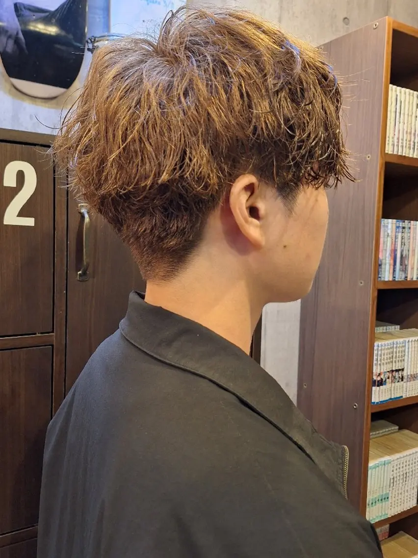 ミディアム メンズ パーマ カラー ミディアムパーマ メンズパーマ ヘアカラー 船引 竜将のヘアスタイル