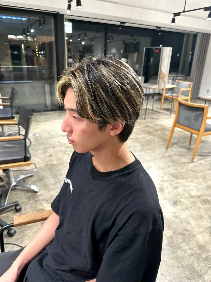 メンズ メンズブリーチ センターパート メンズハイライト カット ヘアカラー トリートメント 骨格補正施術/メンズ 専門美容師/YUYAのヘアスタイル