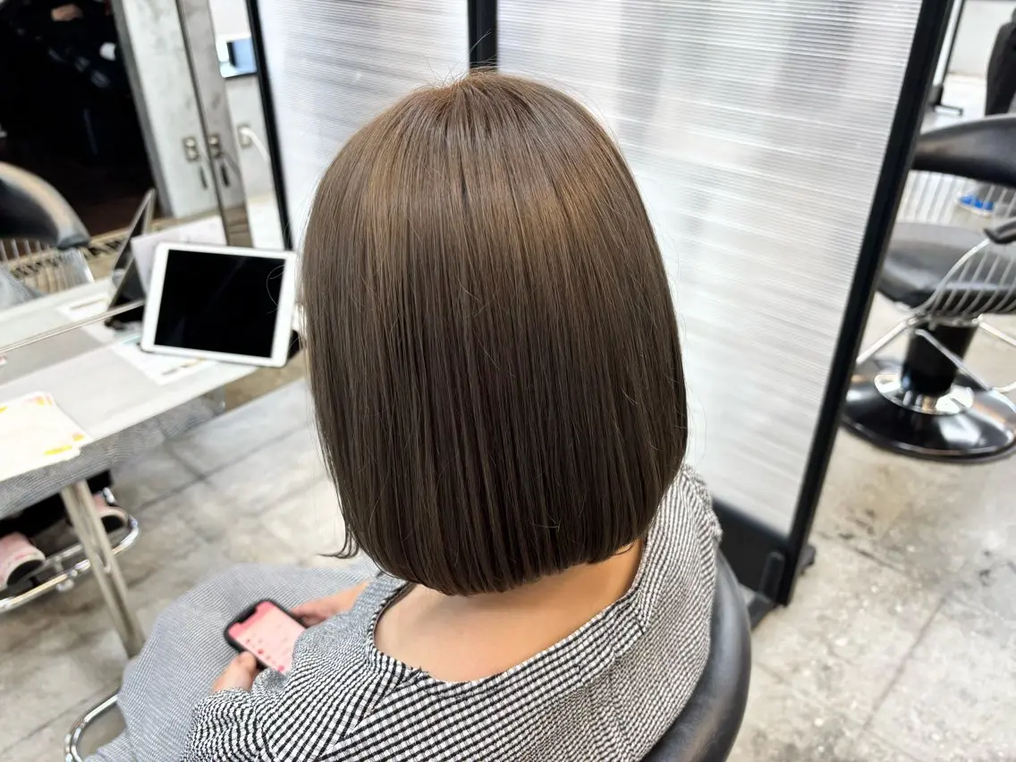 ミディアム カラー ブリーチ ダブルカラー グレージュ 🌷艶感カラー🌷 富施 優花のヘアスタイル
