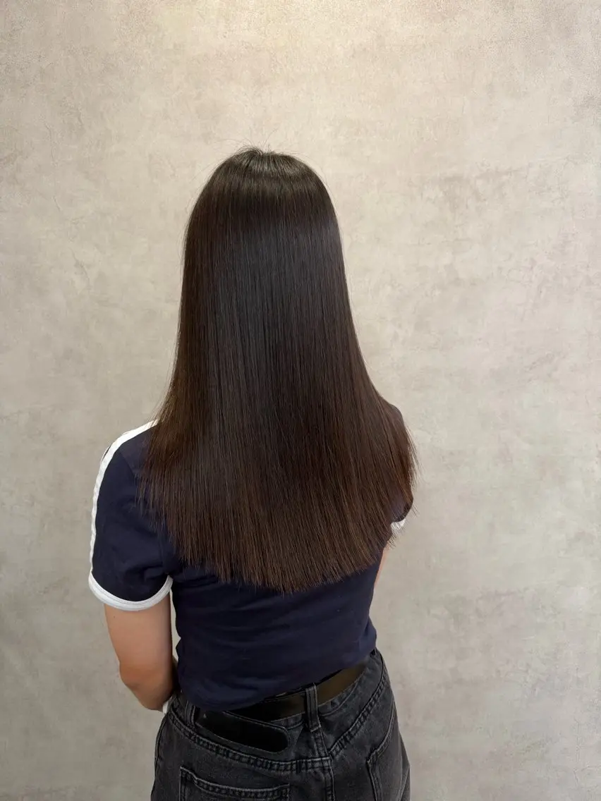 ロング カット 縮毛矯正 トリートメント 🫧透明感カラー /艶髪すなお🧸のヘアスタイル