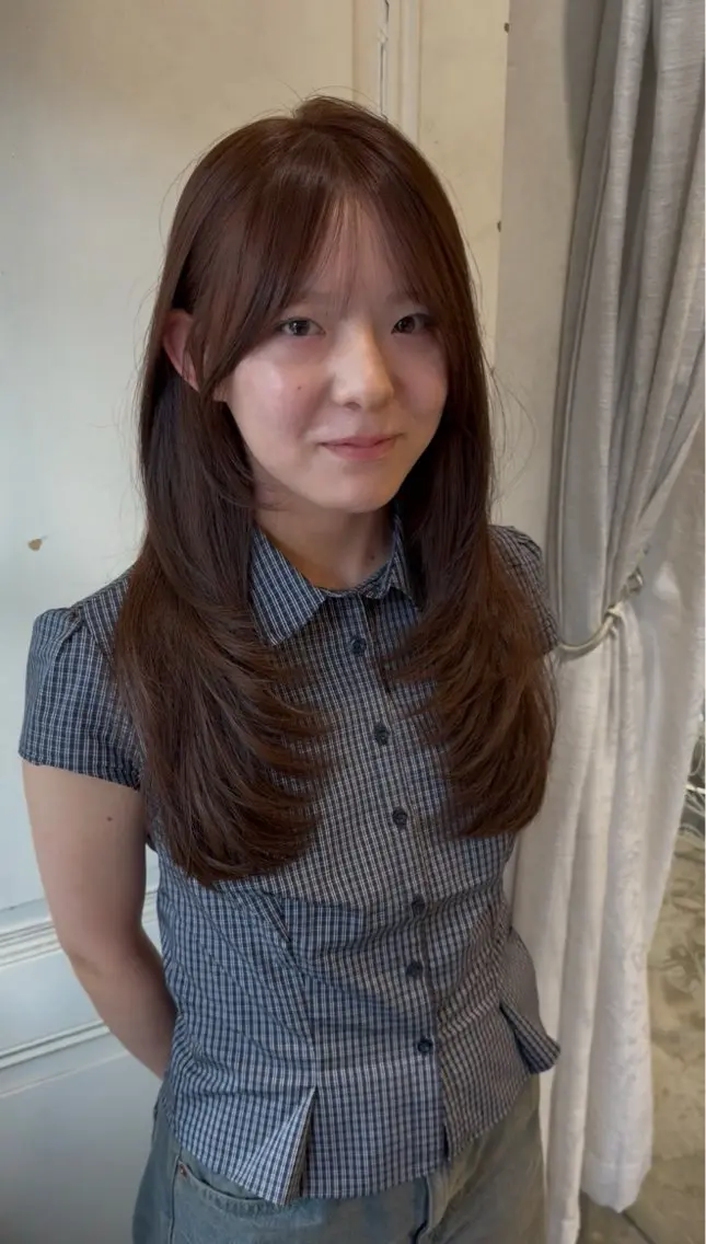 セミロング カット { door } Kawasakiのヘアスタイル