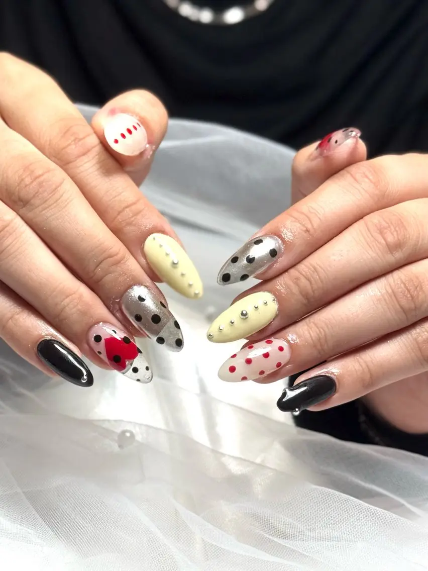 ネイル ドット ハンドネイル salon luge あめ🍬のネイルデザイン