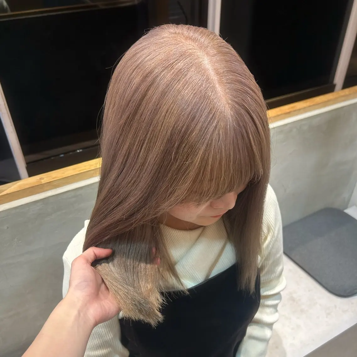 セミロング カラー ベージュカラー ブリーチ ピンクカラー ヘアカラー オリーブ/ 透明感カラー/れいあのヘアスタイル