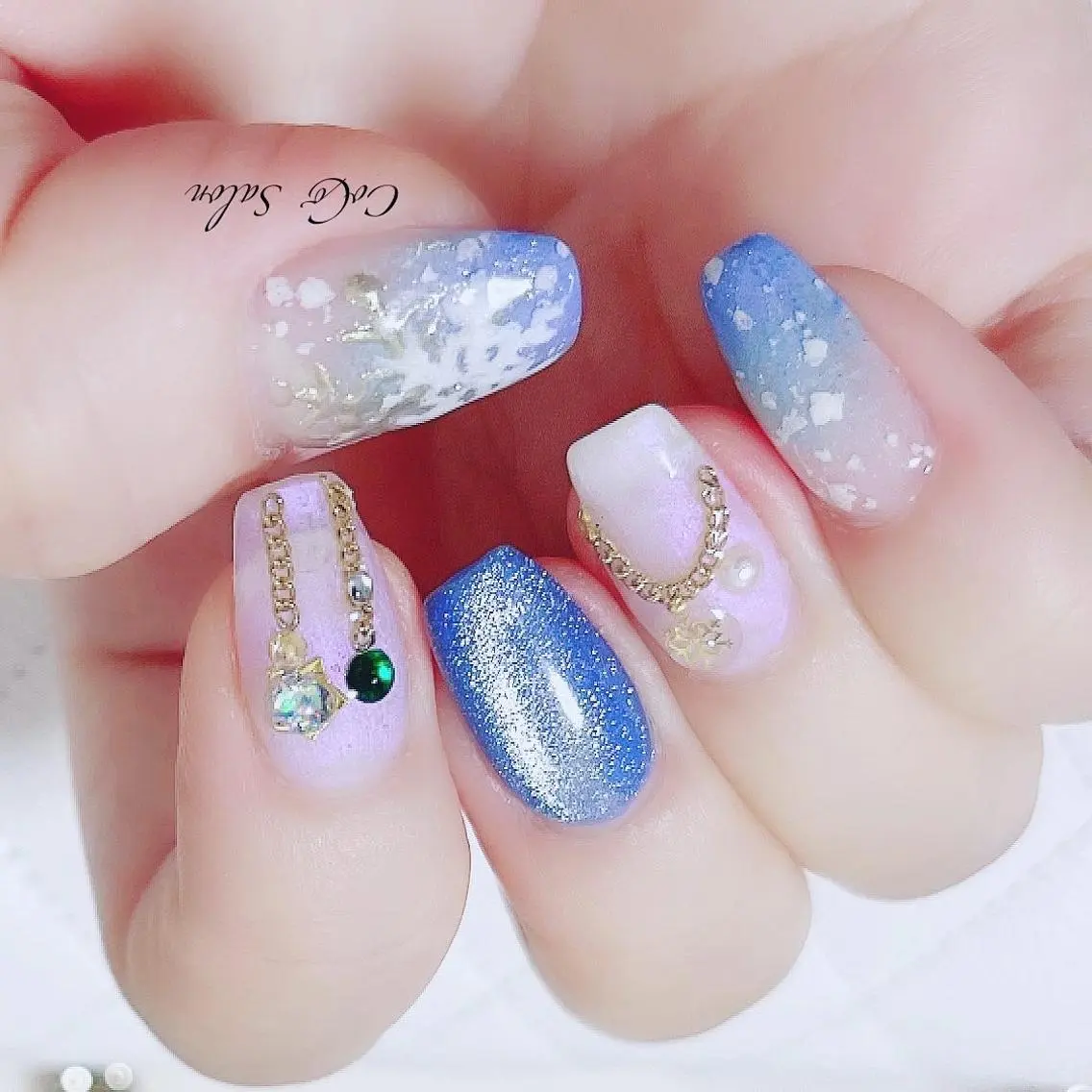ネイル オーロラネイル 長さ出し ジェルネイル 水色 マグネットネイル ハンドネイル CoCoSalon ネイル/まつ毛予約のネイルデザイン