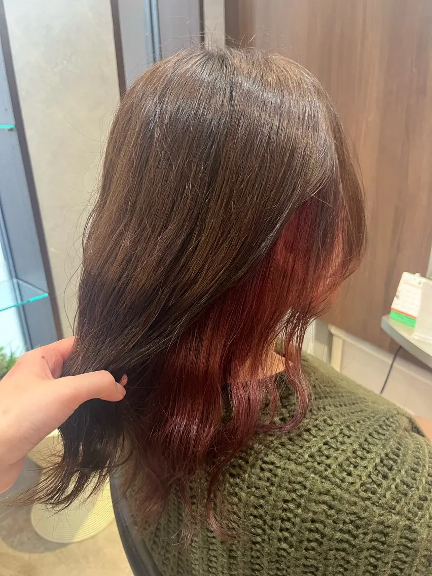 カラー インナーカラー ヘアカラー 茨木 和泉のヘアスタイル