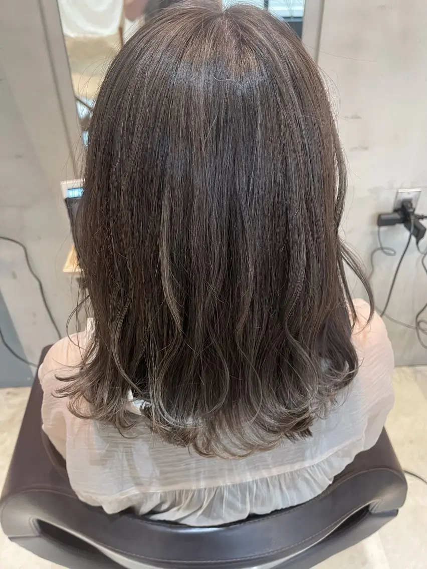セミロング カラー 塚本 昂のヘアスタイル
