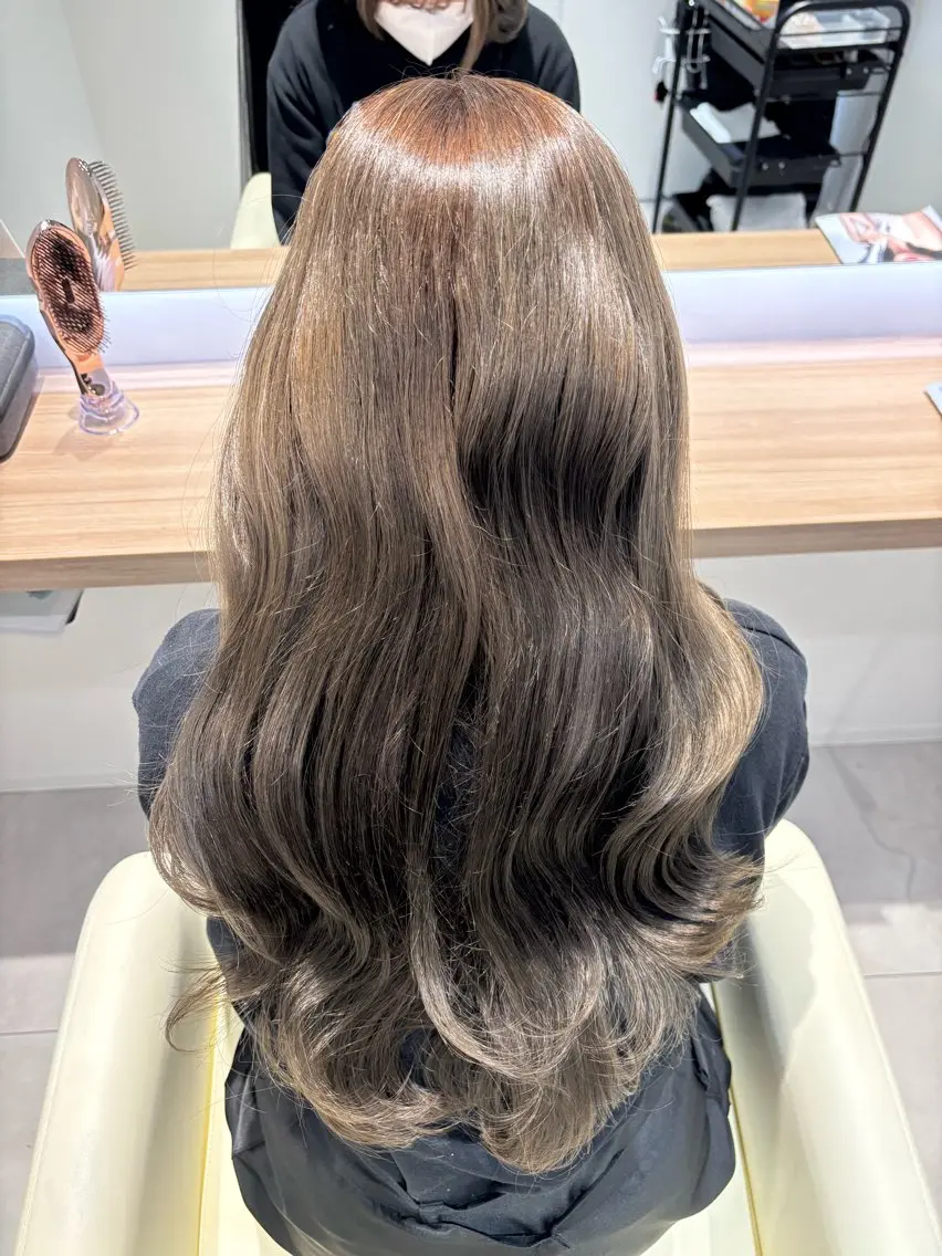 ロング カラー ヘアアレンジ ヘアカラー 米倉 陽菜のヘアスタイル